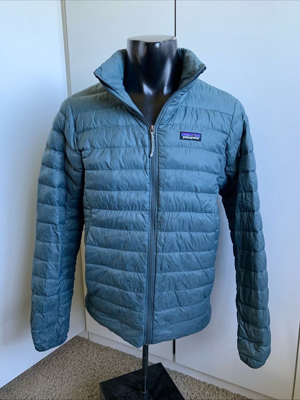 Patagonia down sweater men’s small blue full zip puffer jacket